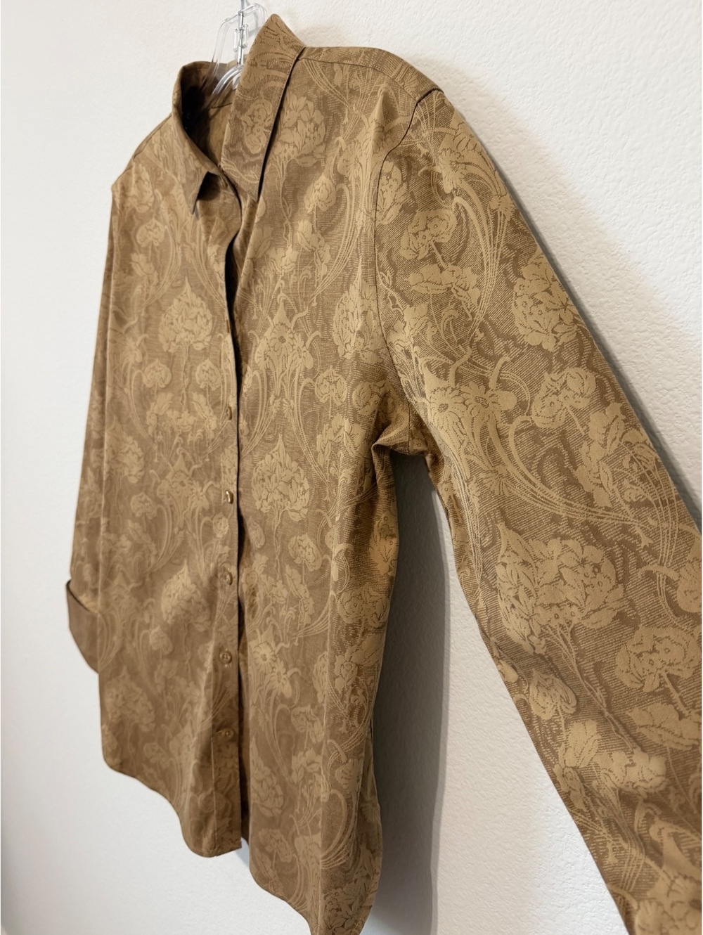 Chico's 3/4 Sleeve Button Up Floral Textured Gold/Brown No-Iron Shirt Size 1 (8) - Picture 4 of 8